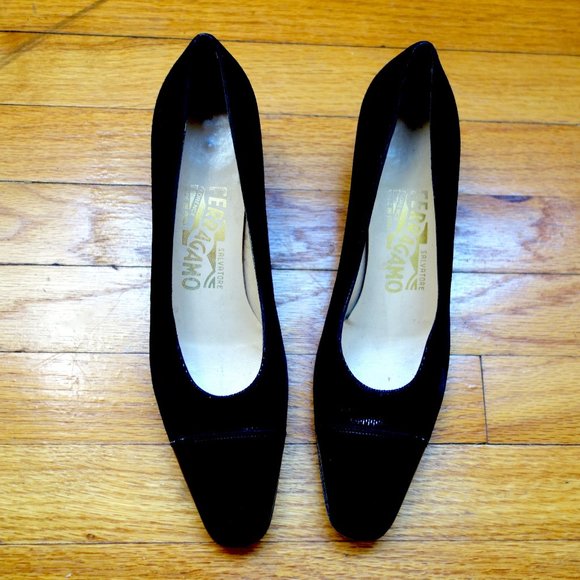 Salvatore Ferragamo Suede Cap Toe Block Heel Pump- Sz 6 1/2 - Picture 1 of 9